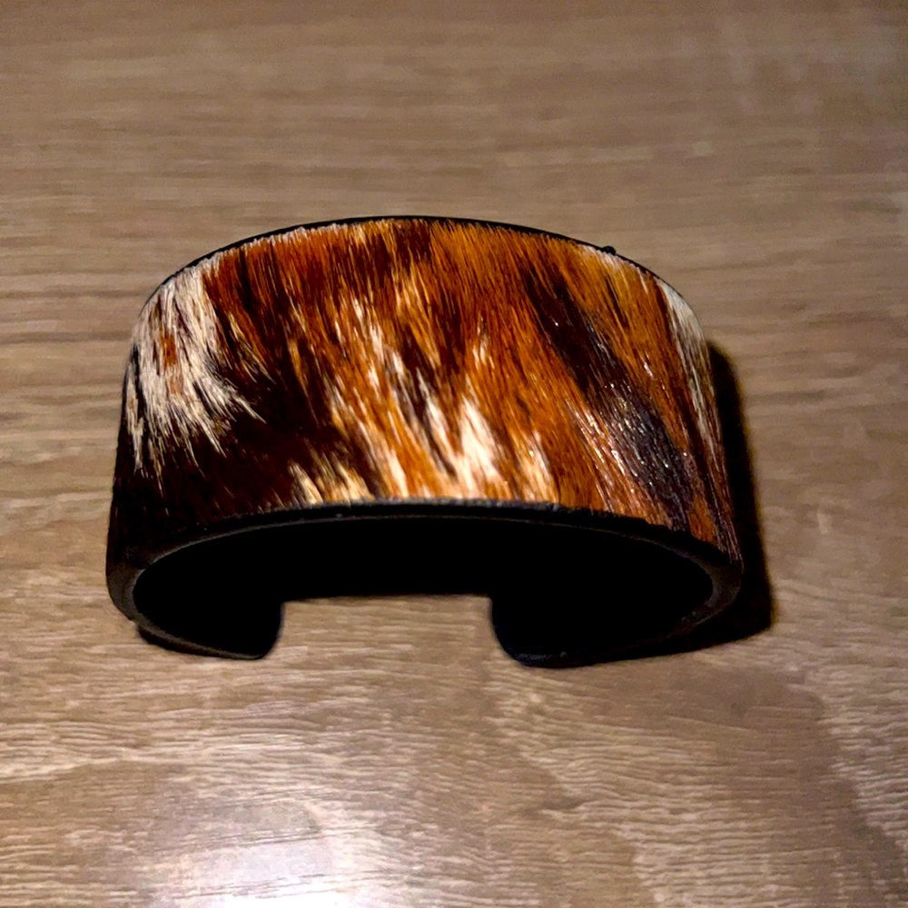 Hide-on Bangle Bracelet